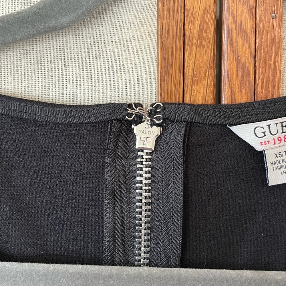Guess Sleeveless Black Faux Leather Front Peplum Shirt - XS - Picture 4 of 6